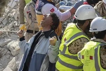 Hatay'daki arama kurtarma çalışmasının 176'ncı saatinde bir kadın canlı çıkarıldı