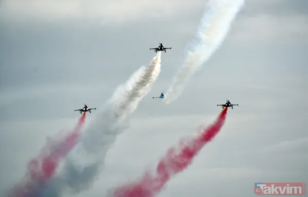 Türk Yıldızları ve SOLOTÜRK'ten nefes kesen gösteri! - 30