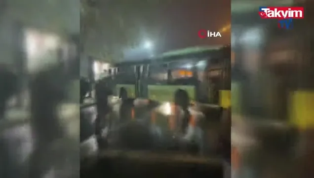 Üsküdar'da İETT otobüsü direğe çarptı