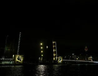 Haliç'te bu manzarayı görenler telefonlarına sarıldı