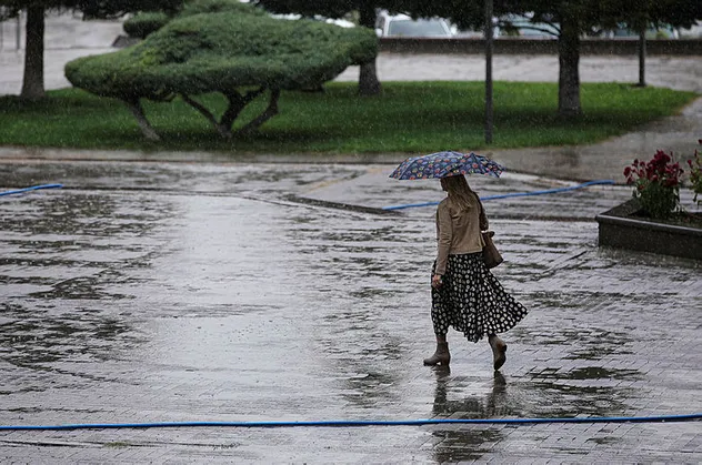 İstanbul'da bugün yağmur yağacak mı? Meteoroloji'den uyarı geldi!