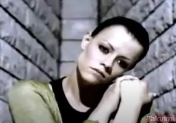 Oğuzhan Koç'la evlenen Demet Özdemir'in ablası Derya hakkında Mustafa Sandal gerçeği! Anne ve babasının boşanma sebeplerinden - 23