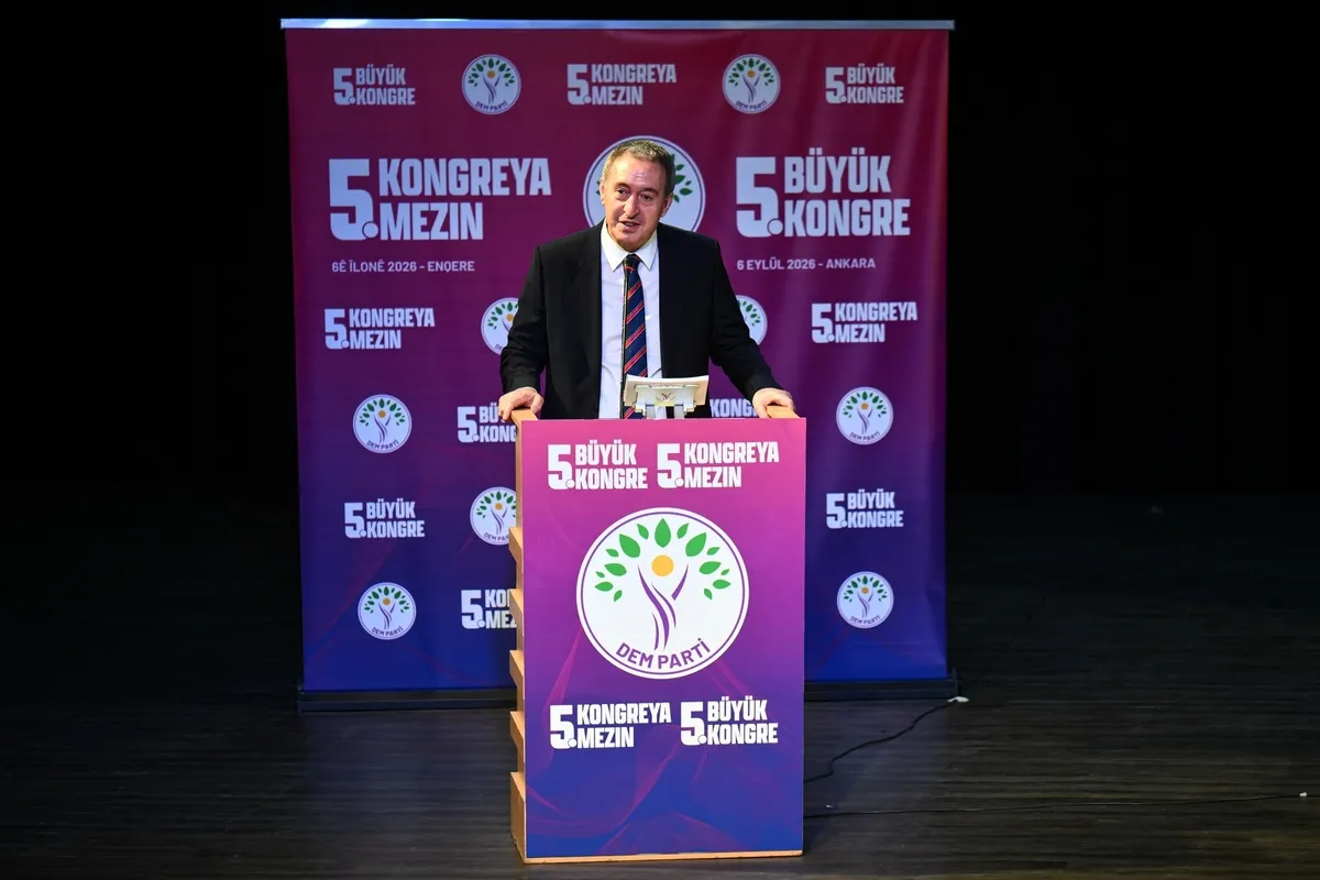 1788697229398.jpeg DEM Parti kongresinde Bakırhan ve Hatimoğulları güven tazeledi... "Terörsüz Türkiye" vurgusu-4