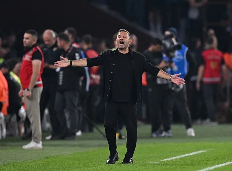 galatasarayda-trabzonspor-yenilgisi-sonrasi-okan-buruk-tepkisi-1789903515775.jpeg Galatasaray'da Okan Buruk çıkışı! Yönetimden eleştiri-5