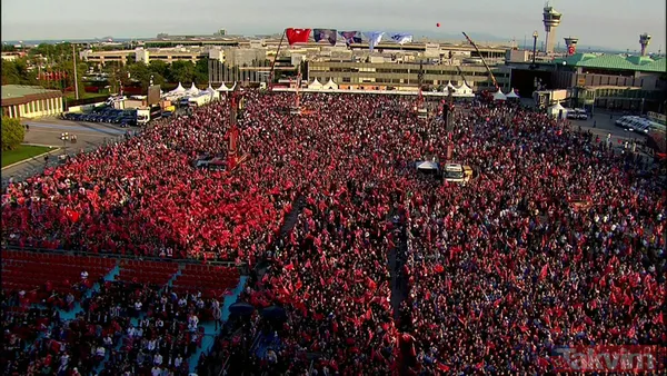 İstanbul'da vatandaşlar Atatürk Havalimanı'na akın etti! Alan doldu taştı - 7