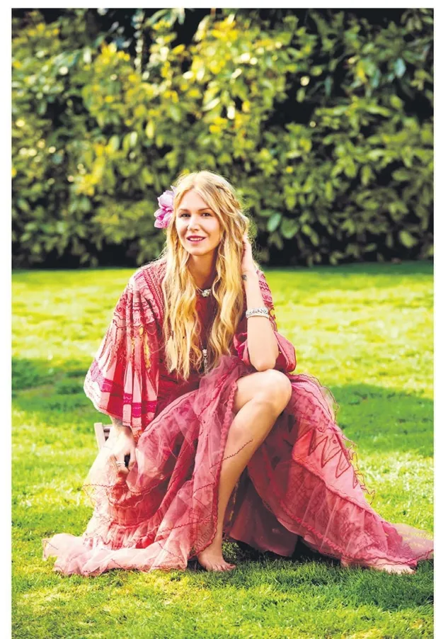 Derin Mermerci’nin kalbi de güzel! Sokağa atılan hayvana annelik yapacak-2