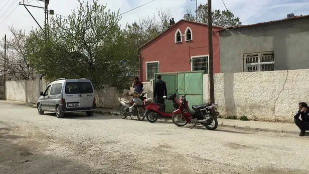 konya-karatayda-feci-olay-uzerine-televizyon-dusen-kucuk-meral-yasamini-yitirdi-1650119598165.jpeg Konya Karatay'da feci olay! Üzerine televizyon düşen küçük Meral yaşamını yitirdi-2