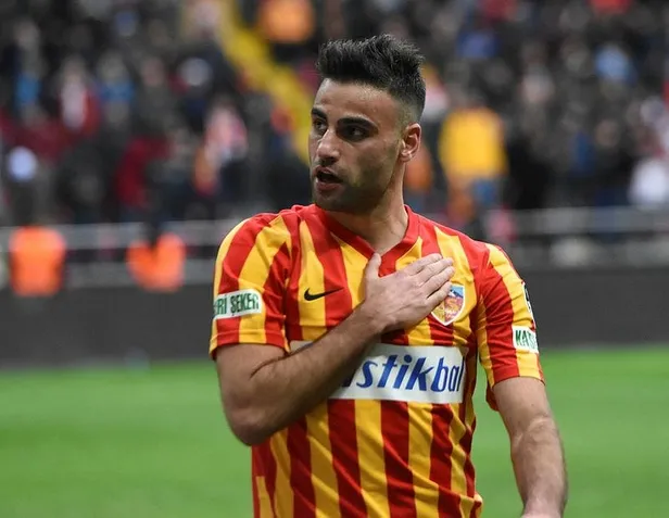 Son dakika transfer haberi: Deniz Türüç Fenerbahçe'de! 3 yıllık anlaşma sağlandı-1