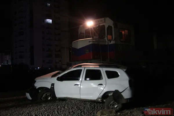 150 metre sürüklendi! Hemzemin geçitte kaza: Yük treni otomobile çarptı - 3