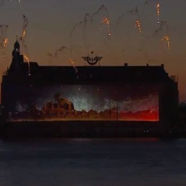 Şehitler unutulmadı! Haydarpaşa Gar Binası ve Galata Kulesinde 15 Temmuza özel mapping gösterisi