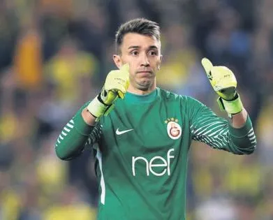 Muslera’dan Türkçe dersleri