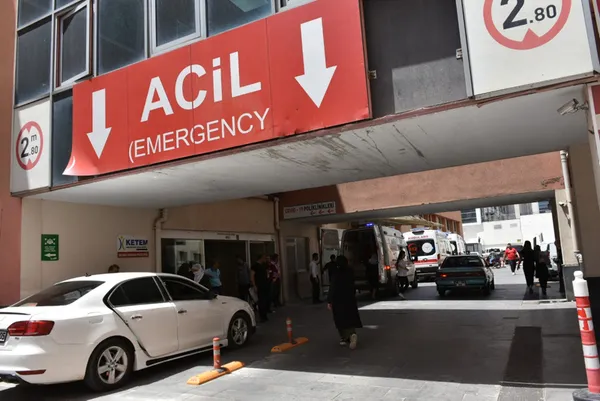 batmanda-once-tartistigi-sevgilisini-sonra-kendisini-vurdu-ikisi-de-agir-yarali-1656495759357.jpg Batman'da önce tartıştığı sevgilisini sonra kendisini vurdu! İkisi de ağır yaralı-2