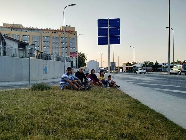 Şehit oğlunun isminin alt geçide verildiğini görünce gözyaşlarına hakim olamadı-4