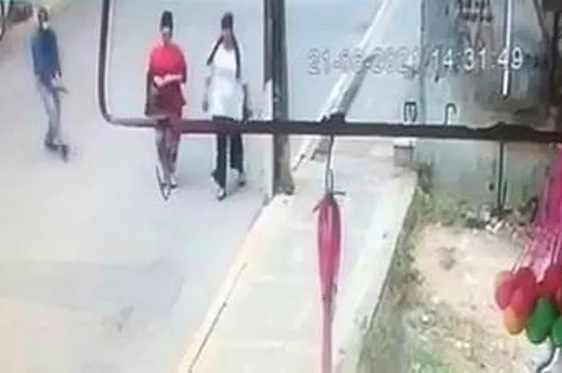 Avcılar'da sokak ortasında dehşet! Adım adım takip edip eski eşine kurşun yağdırdı