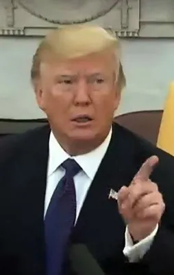 Trump, CNN muhabirini toplantıdan kovdu