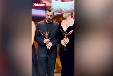 Demet Evgar'ın Mert Yazıcıoğlu'na yaptığı hareket gündem oldu! İşte o anlar