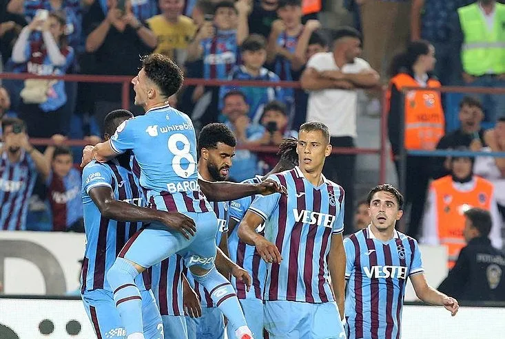 Trabzon’da tarihi gece! Derbide Fırtına çıktı