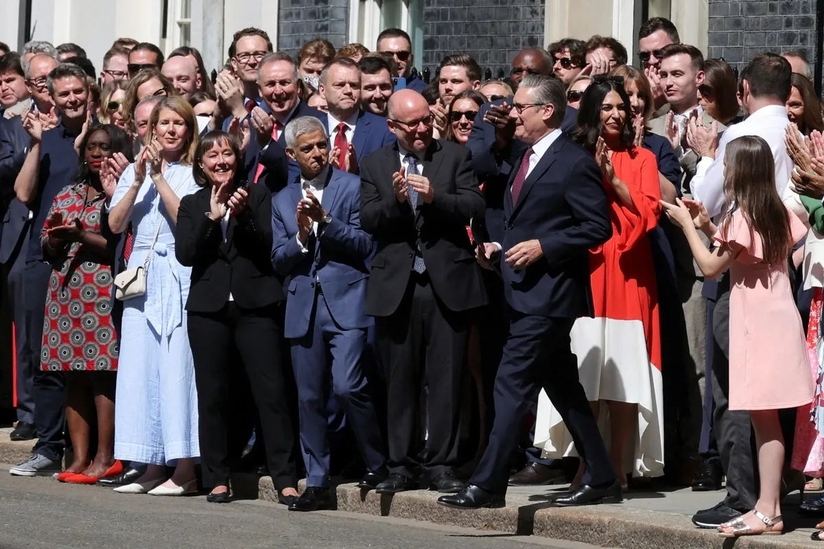 ingilterede-devir-teslim-tamamlandi-keir-starmer-gorevini-andy-burnhama-devretti-1784546264800.jpeg İngiltere'de devir teslim tamamlandı! Keir Starmer görevini Andy Burnham'a devretti-9