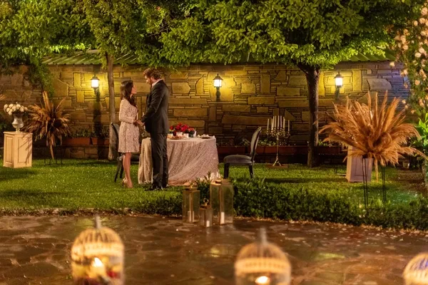 bir-zamanlar-cukurovada-buyuk-finale-cok-az-kaldi-zuleyha-aska-tovbe-ediyor-hakanin-mirasini-halka-dagitiyor-1654701557933.jpg Bir Zamanlar Çukurova’da büyük finale çok az kaldı: Züleyha aşka tövbe ediyor! Hakan’ın mirasını halka dağıtıyor-6