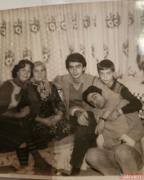 Beyazıt Öztürk nostalji rüzgarı estirdi! Ünlülerin geçmişi bir bir ortaya döküldü! Kenan İmirzalıoğlu, Hülya Avşar, Kıvanç Tatlıtuğ, Pınar Altuğ... - 24