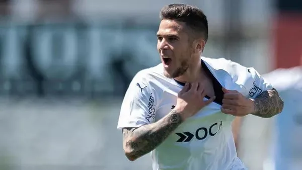 Fenerbahçe 2 yıldızı daha bitirmek istiyor! Sağa Fabricio Bustos sola Zaidu Sanusi-2