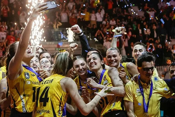 kadinlar-cev-sampiyonlar-liginde-avrupanin-vakifbank-6-kez-mutlu-sona-ulasti-1684628317443.jpeg Kadınlar CEV Şampiyonlar Ligi'nde Avrupa'nın VakıfBank 6. kez mutlu sona ulaştı-2