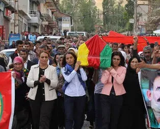 Teröristin cenazesine katılan HDP’li vekile fezleke