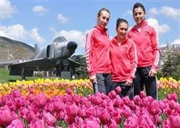 Küllerinden doğdular