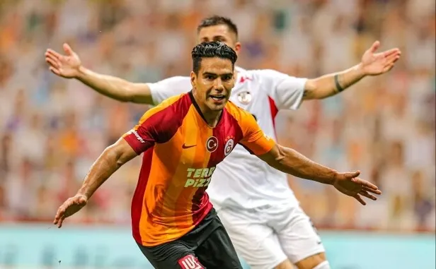 galatasarayin-kolombiyali-yildizi-falcao-4-dakikada-23-milyon-liranin-sahibi-oldu-1614506474847.jpg Galatasaray'ın Kolombiyalı yıldızı Falcao 4 dakikada 2.3 milyon liranın sahibi oldu!-3
