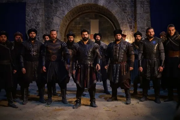 ibrahim-fakih-yakalandi-kurulus-osman-92-bolum-2-fragmani-yayinlandi-yuzunu-gostermeye-korkarsin-da-benim-gaza-1650914942769.jpg İbrahim Fakih yakalandı! Kuruluş Osman 92. bölüm 2. fragmanı yayınlandı: "Yüzünü göstermeye korkarsın da benim gazabımdan mı korkmazsın!"-8
