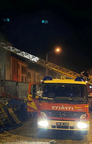 Ankara'da yangın paniği! Bir anda alevler yükseldi