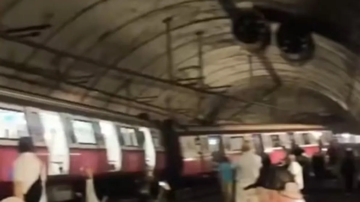 M4 Kadıköy-Sabiha Gökçen Metro Hattı'nda Raydan Çıkma Olayı: 3 Yaralı, Seferler Yeniden Başladı