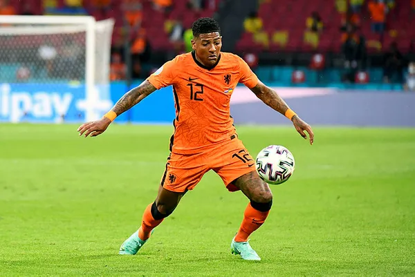 1624366283393.jpg Galatasaray ve Fenerbahçe'ye Van Aanholt transferinde dev rakip-3