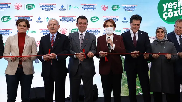 son-dakika-meral-aksener-kemal-kilicdaroglunun-gozunun-icine-bakarak-cumhurbaskani-adayim-imamoglu-dedi-1637935174532.jpg SON DAKİKA: Meral Akşener Kemal Kılıçdaroğlu'nun gözünün içine bakarak 'Cumhurbaşkanı adayım İmamoğlu' dedi-2