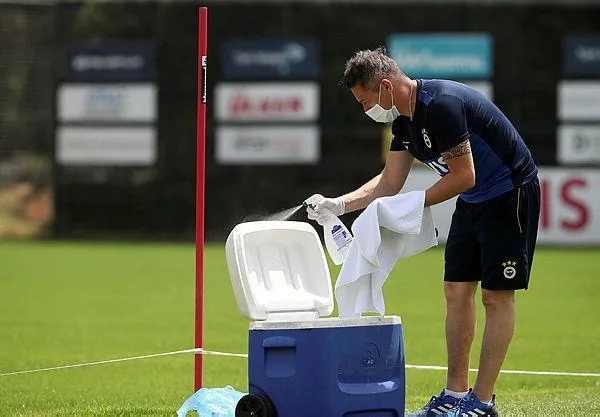 fenerbahceden-flas-karar-korona-testleri-negatif-cikarsa-rivada-kampa-girecekler-1590338210654.jpeg Fenerbahçe'den flaş karar! Korona testleri negatif çıkarsa Riva'da kampa girecekler-1