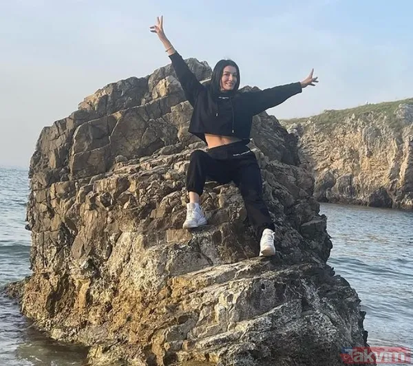 Aleyna Tilki'nin annesi Havva Öztel kumsala uzanıp poz verdi sosyal medya yıkıldı yorum yağdı: "20'lik lolitam" - 5