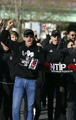 Beşiktaş taraftarı Kadıköy'e geldi