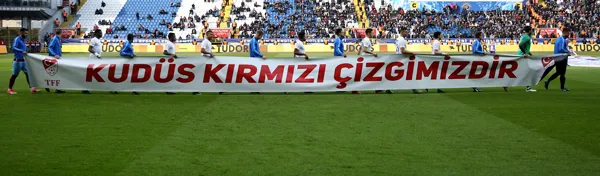 Kasımpaşa - Trabzonspor maçında Kudüs tepkisi-1