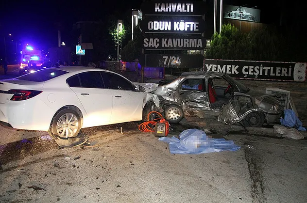 Ehliyetsiz alkollü 16 yaşındaki genç katliam yaptı: 4 ölü, 2 yaralı! Yer: Manisa