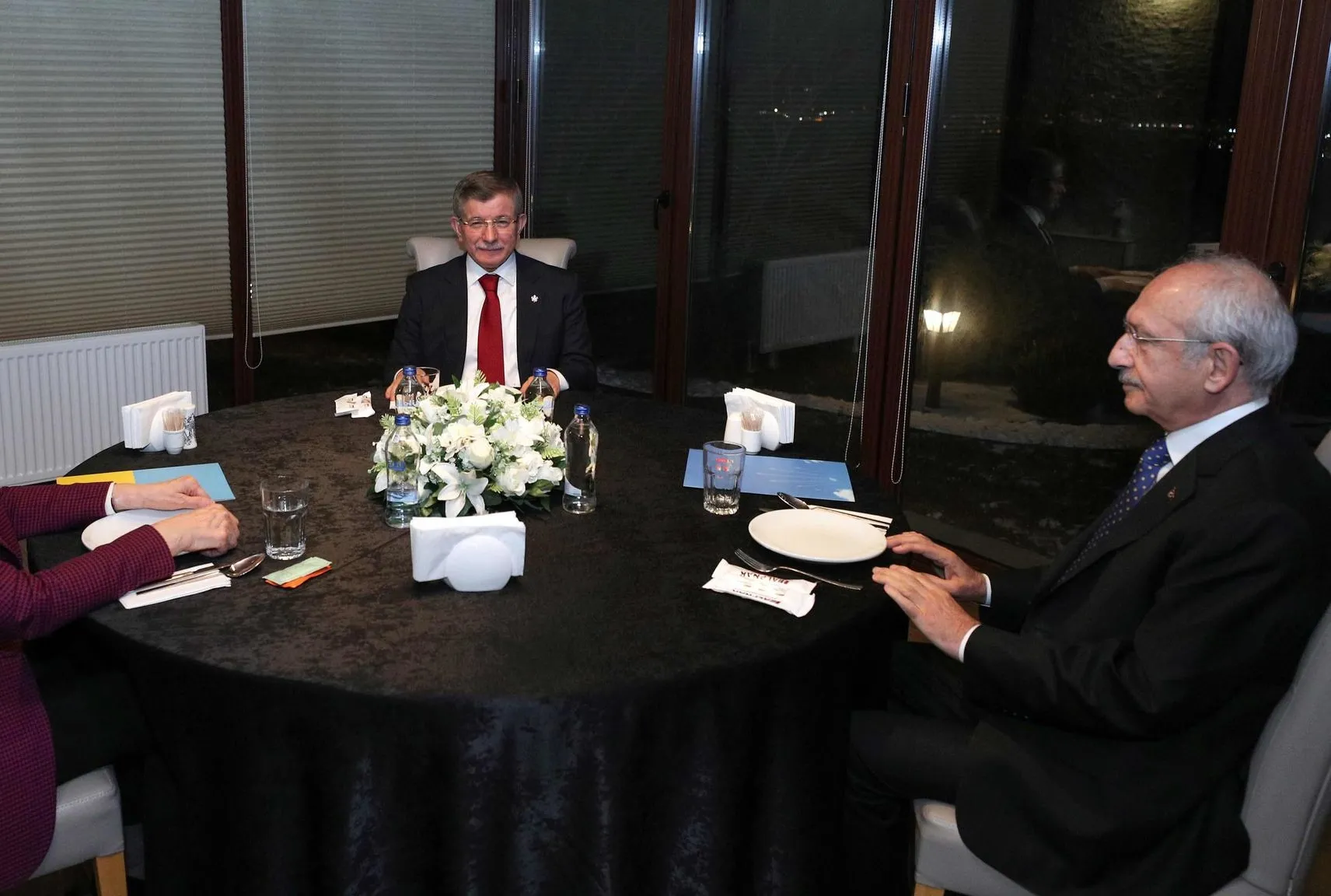 Küçük felaketin adı: Ahmet Davutoğlu