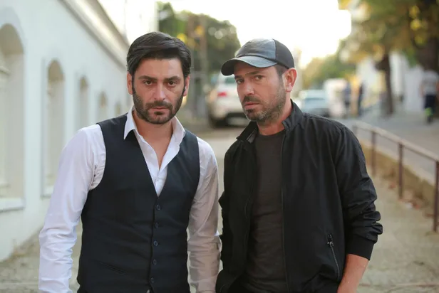 edhodaki-macerasi-muammali-bitmisti-yeni-projesi-seyirciye-adeta-duygu-seli-yasatacak-1638522084532.jpg Yeni projesi seyirciye adeta duygu seli yaşatacak! EDHO'daki macerası muammalı bitmişti!-7