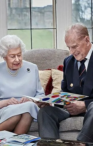 SON DAKİKA: Kraliçe II. Elizabeth'in eşi Prens Philip hayatını kaybetti