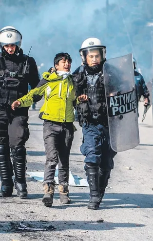 Yunan çıldırdı! Umut yolculuğuna çıkan sığınmacılara kurşun yağdırdı: 1 ölü, 2'si ağır 5 yaralı