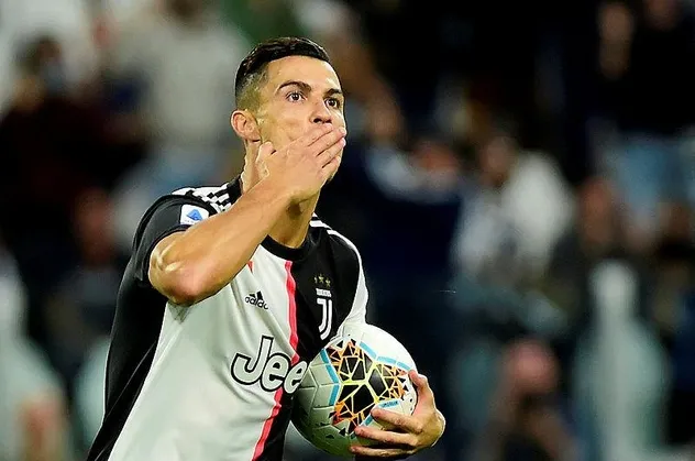 Ronaldo uzun zamandır arıyordu! Çocukluğunda kendisine hamburger yardımı yapan Paula Leca isimli kadını buldu