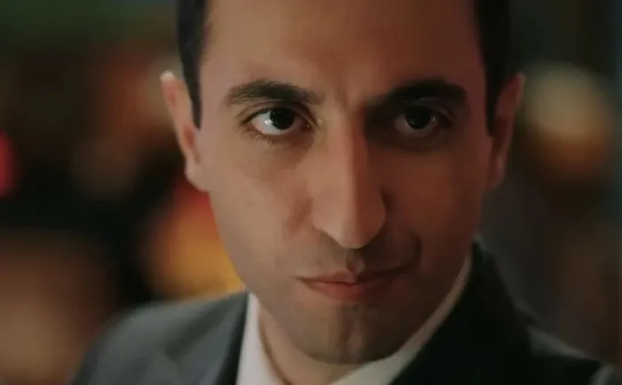 yali-capkini-seyircisini-ayaga-kaldiran-goruntu-geldi-efsane-isim-rakip-diziye-gecti-1701936824741.jpg Yalı Çapkını seyircisini deliye döndürecek haber geldi! Yıldız isim rakip diziye geçiyor-5