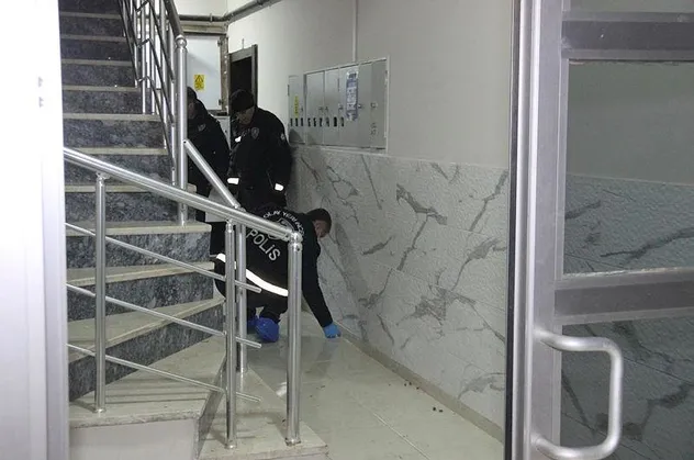 Konya'da alkollü şahıs boşanma aşamasındaki eşinin evini silahla bastı! Baldızını yaralayınca eşi de onu yaraladı