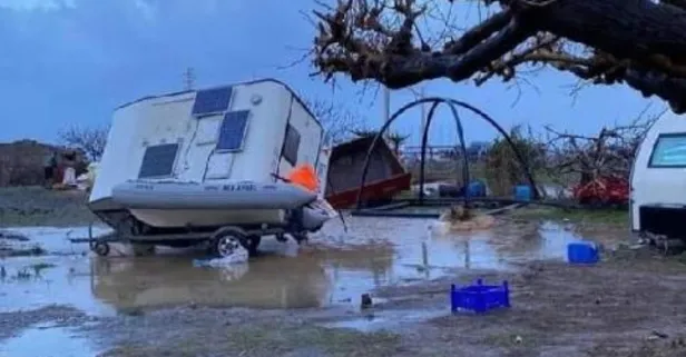 Şiddetli yağış ve fırtına! İzmir'de hasar gören Küçükbahçe İlkokulu'nda eğitime 3 gün ara verildi