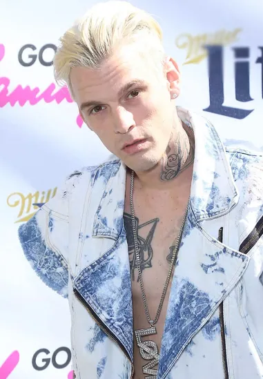 Ünlü şarkıcıdan kan donduran haber! Evindeki küvette cesedi bulundu! Çoklu kişilik bozukluğu, manik depresyon, anksiyete ve şizofreni...-3