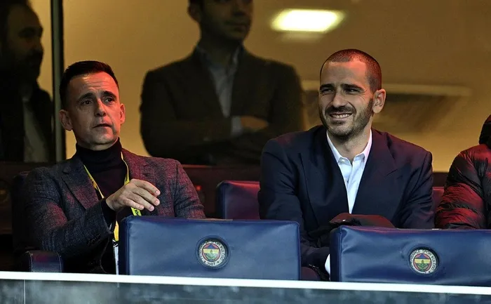 leonardo-bonucci-fenerbahce-icin-istanbulda-maci-tribunden-takip-etti-1704926403910.jpeg Leonardo Bonucci, Fenerbahçe için İstanbul'da! Maçı tribünden takip etti-2