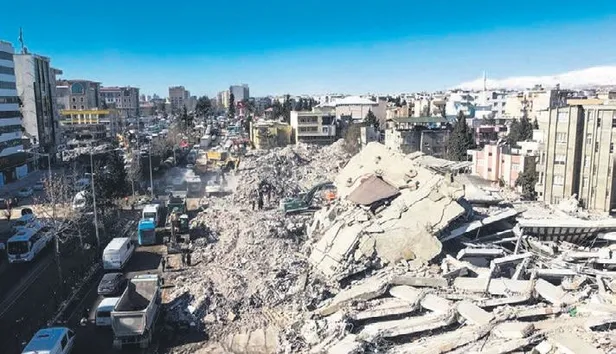 dunyaca-unlu-sef-jose-andres-deprem-sonrasi-turkiyeye-uctu-4-farkli-bolgede-yardima-kostu-1676678274928.jpeg Dünyaca ünlü şef Jose Andres deprem sonrası Türkiye'ye uçtu! 4 farklı bölgede yardıma koştu-7